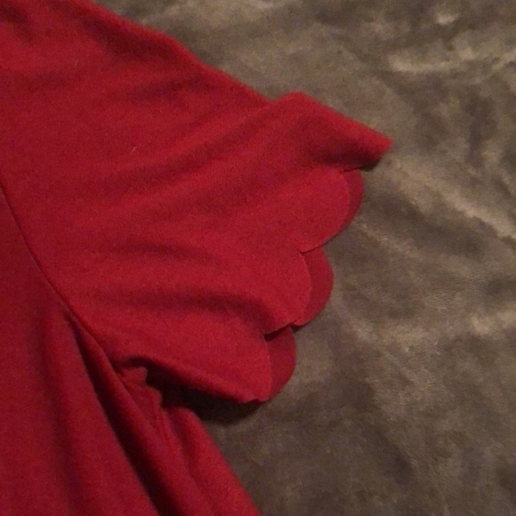 Top Shop Red scalloped top. Size 8 - Picture 3 of 3